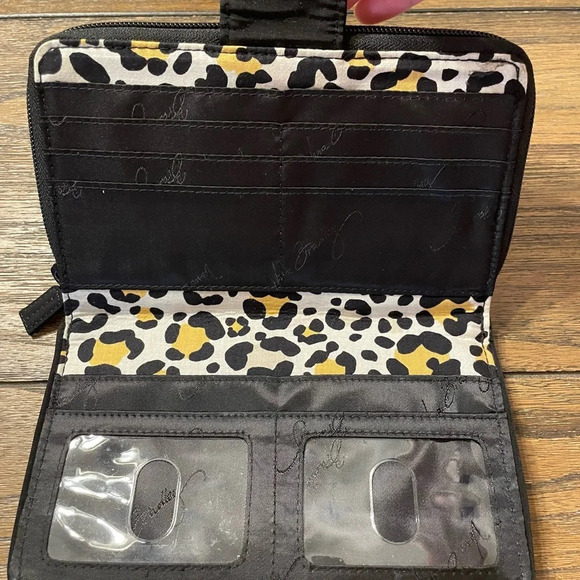 Vera Bradley Microfiber Quilted Black Turnlock Wallet Zip Cards Compartment - Picture 4 of 12